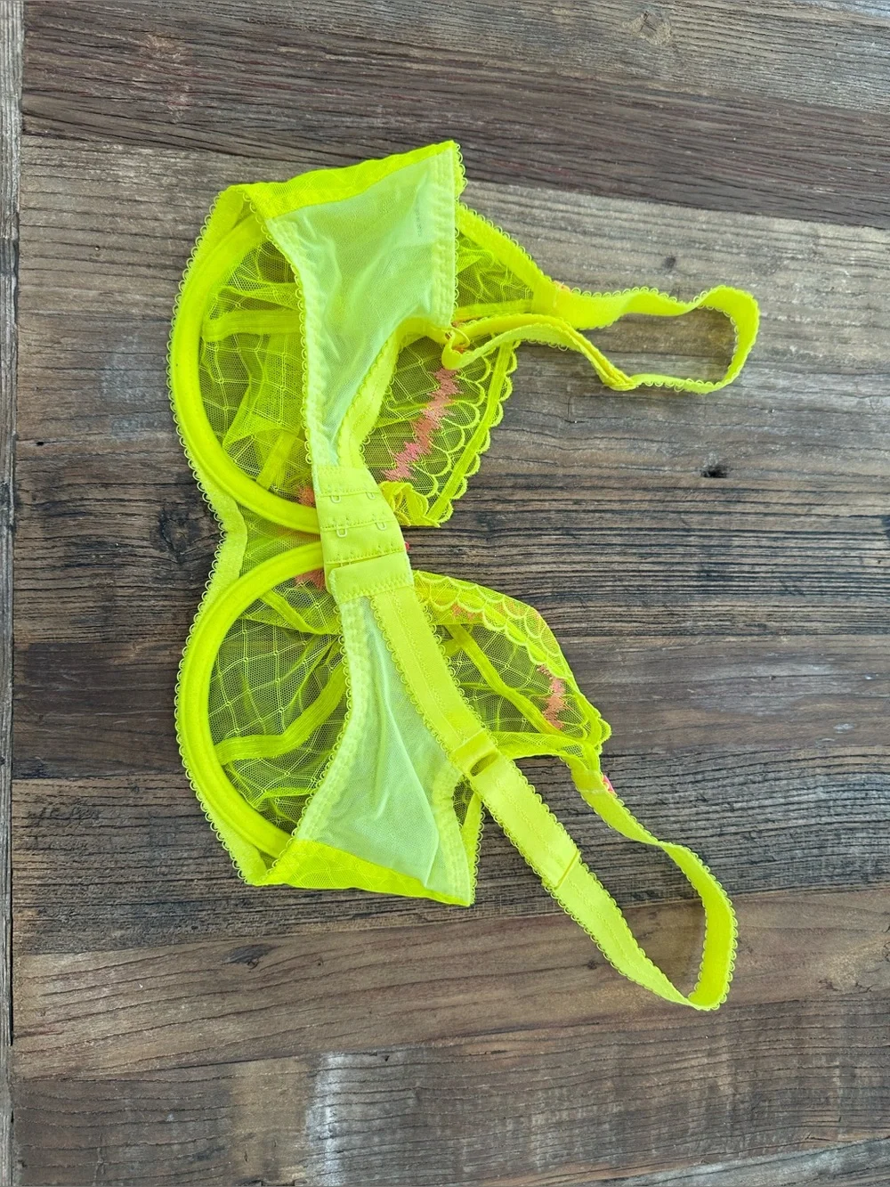Freya bright neon